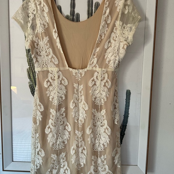 Charlotte Russe Dresses & Skirts - Elegant Ivory Cream Lace Dress bachelorette